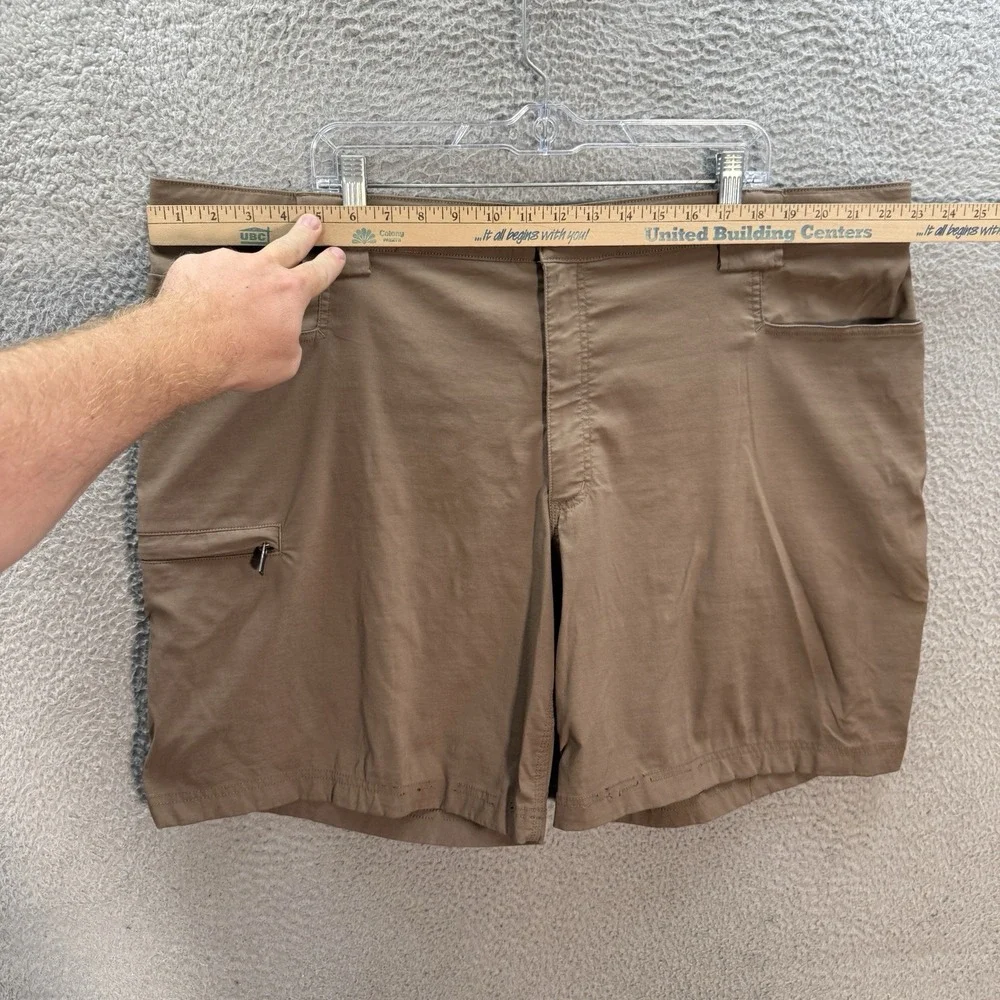 Duluth Trading Co Shorts‎ Mens 46 Brown Flex Dry On The Fly 9